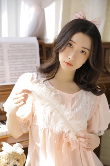 老师含紧一点H边做边走视频
